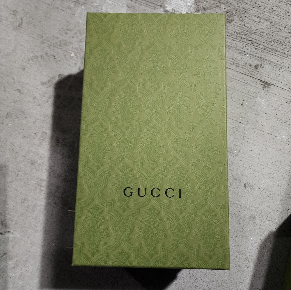 Gucci box